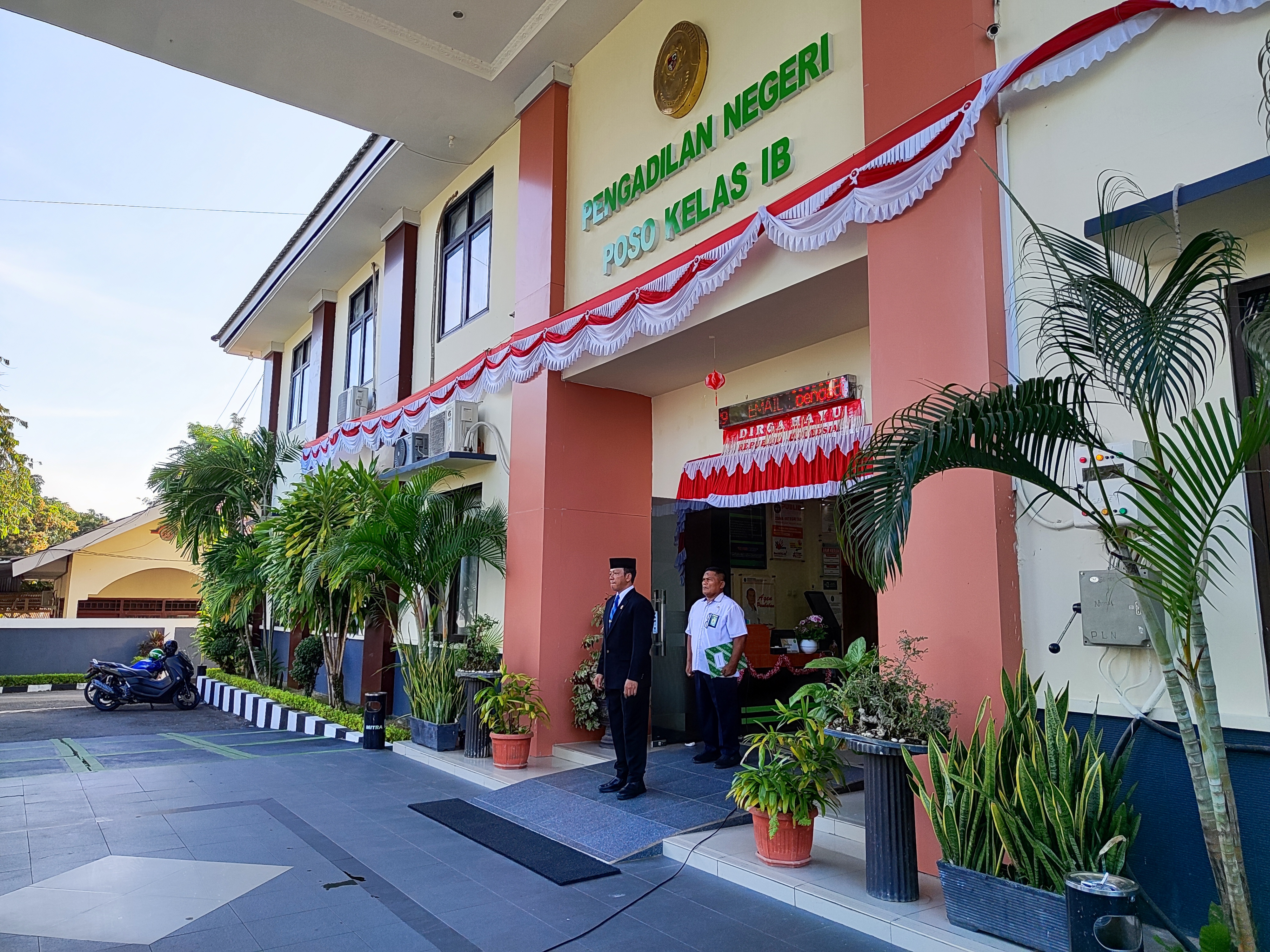 HUT MARI